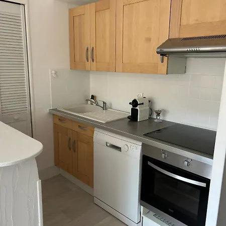 Apartment Renove Au Calme, 1 Chambre, Balcon, Proche