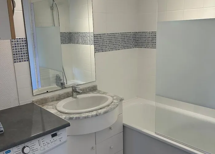 Renové Au Calme, 1 Chambre, Balcon, Proche Appartamento