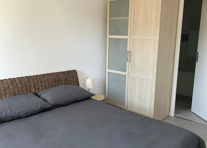 Renové Au Calme, 1 Chambre, Balcon, Proche